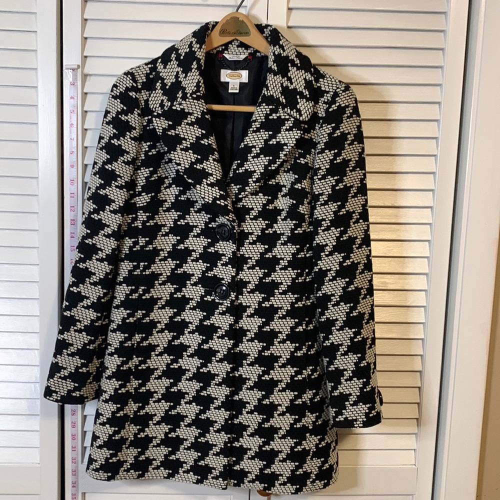 Talbots coat size 6 made from Italian Fabric